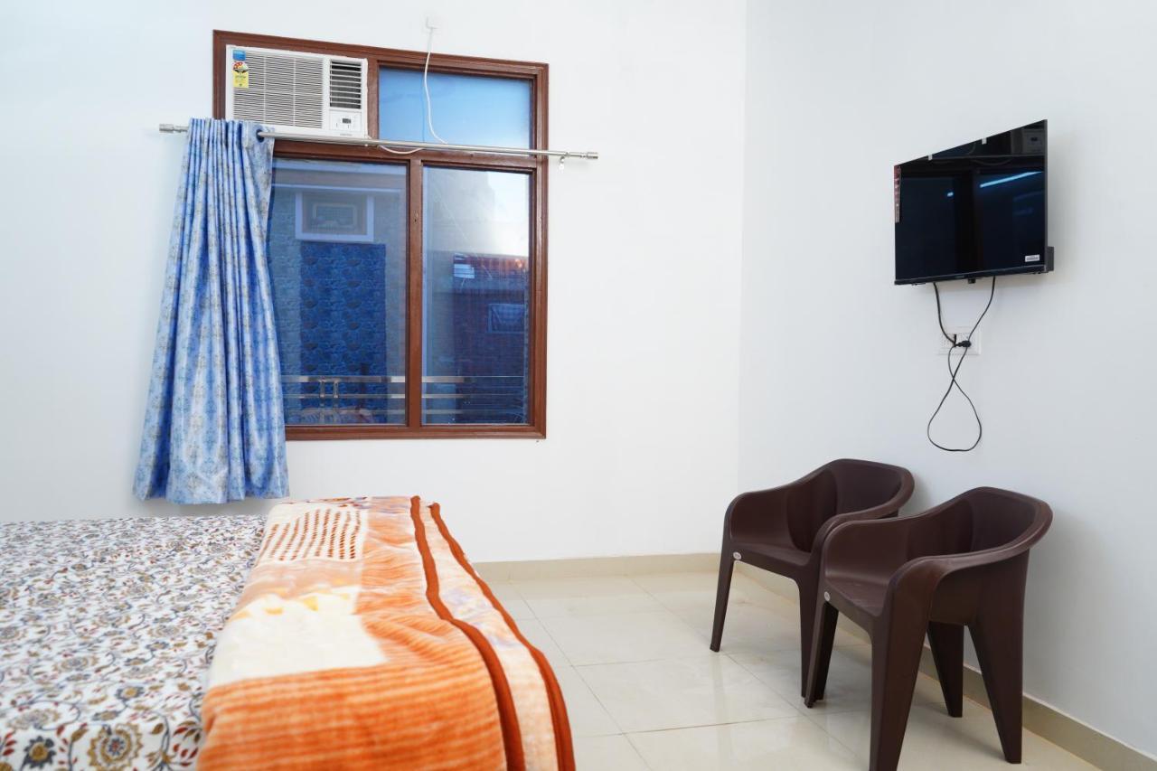 Roop Niwas Bed & Breakfast Amritsar Bagian luar foto