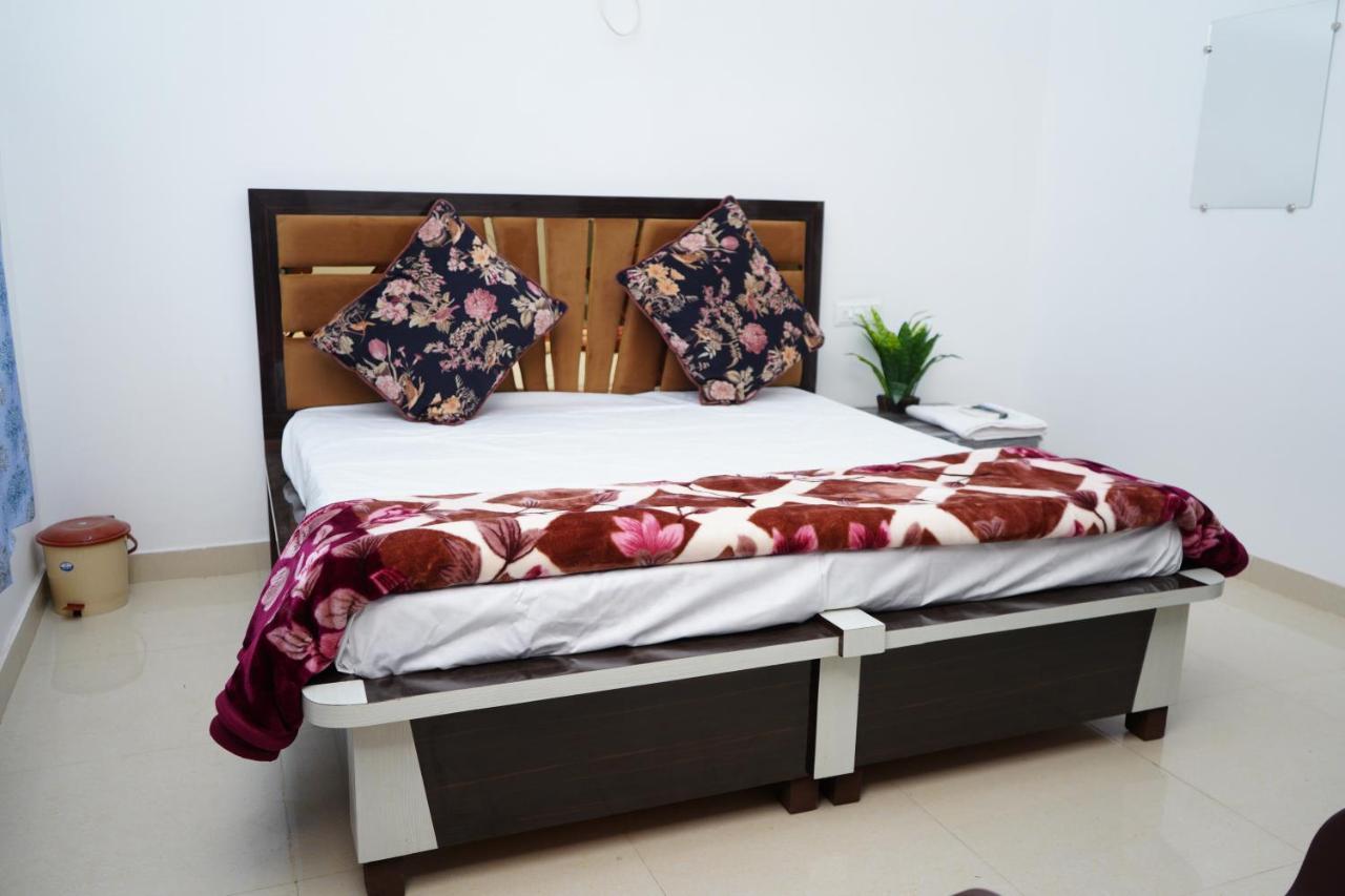 Roop Niwas Bed & Breakfast Amritsar Bagian luar foto